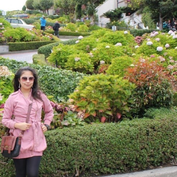 Meet your Posh Ambassador, Joy - Picture 3 of 3